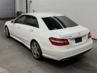 Mercedes-Benz E CLASS лот № 70002 оценка 3.5  с аукциона в Японии 1