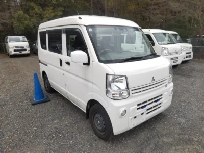 Mitsubishi Minicab Van