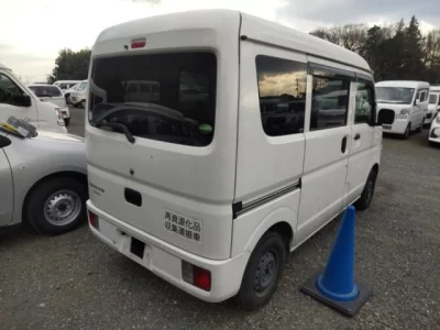 Mitsubishi Minicab Van