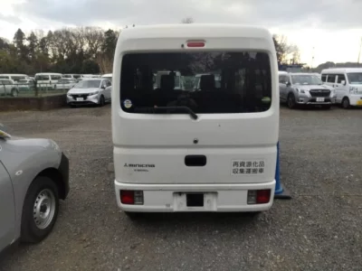 Mitsubishi Minicab Van