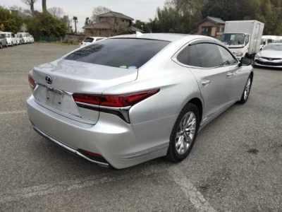 Lexus LS500h