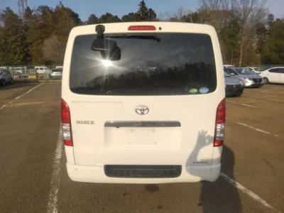 Toyota HiAce Van