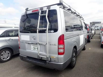 Toyota HiAce Van