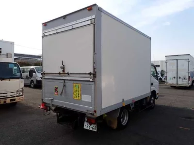 Toyota DYNA  с аукциона в Японии