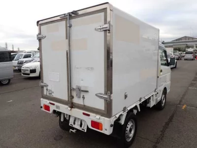 Nissan NT100 Clipper