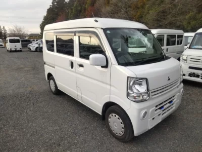 Mitsubishi Minicab Van
