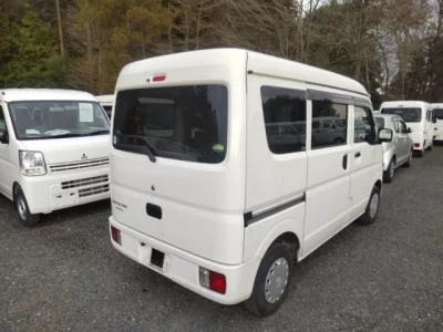 Mitsubishi Minicab Van