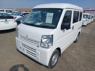 Mitsubishi Minicab Van