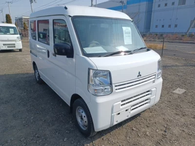 Mitsubishi Minicab Van