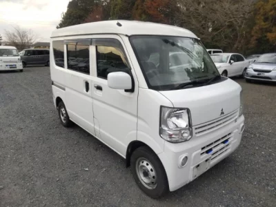 Mitsubishi Minicab Van
