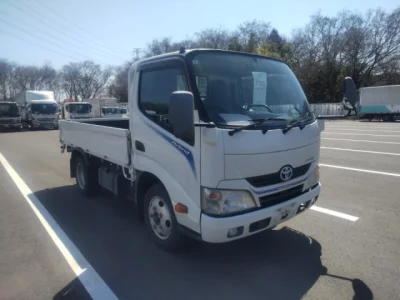 Toyota DYNA  с аукциона в Японии