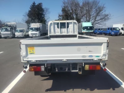 Toyota DYNA  с аукциона в Японии