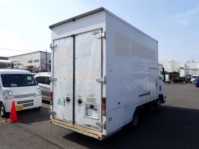 Isuzu ELF