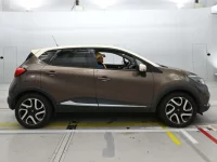 Renault Captur лот № 38110 оценка 4  с аукциона в Японии 2