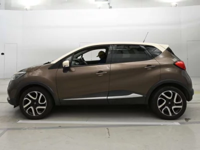 Renault Captur  с аукциона в Японии