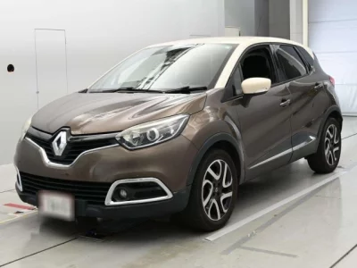 Renault Captur  с аукциона в Японии