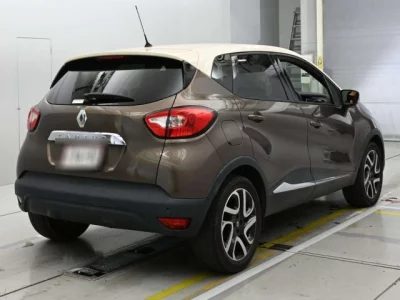 Renault Captur  с аукциона в Японии