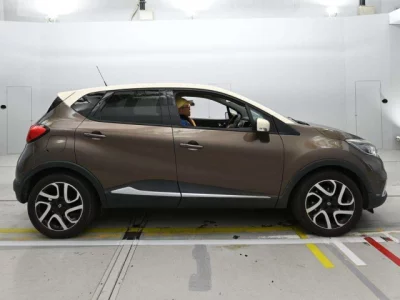 Renault Captur  с аукциона в Японии