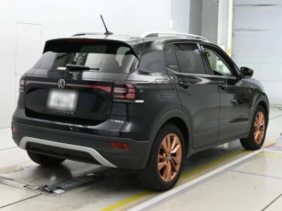 Volkswagen T-CROSS  с аукциона в Японии