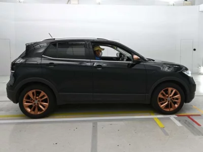 Volkswagen T-CROSS  с аукциона в Японии
