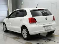 Volkswagen Polo лот № 90064 оценка 4.5  с аукциона в Японии 5