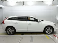 Volvo V60 лот № 38111 оценка 3.5  с аукциона в Японии 2