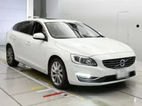 Volvo V60 лот № 38111 оценка 3.5  с аукциона в Японии 4