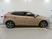 Volvo V40 лот № 90005 оценка 4  с аукциона в Японии 2