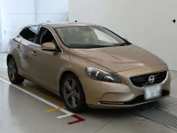 Volvo V40 лот № 90005 оценка 4  с аукциона в Японии 4