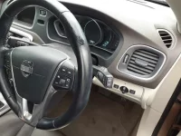 Volvo V40 лот № 90005 оценка 4  с аукциона в Японии 8