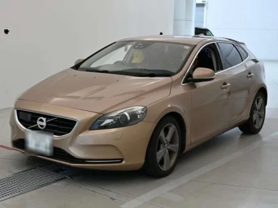 Volvo V40  с аукциона в Японии