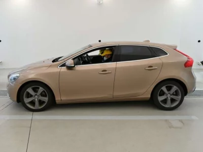 Volvo V40  с аукциона в Японии