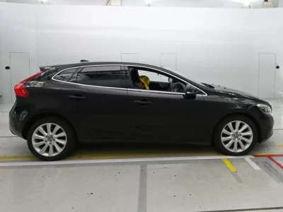 Volvo V40  с аукциона в Японии