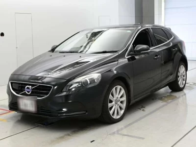 Volvo V40  с аукциона в Японии