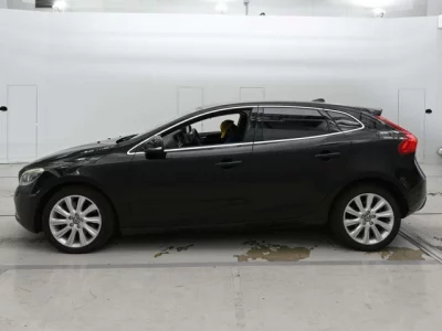 Volvo V40  с аукциона в Японии