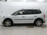 Volkswagen GOLF TOURAN лот № 90699 оценка 4  с аукциона в Японии 3