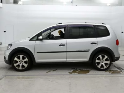 Volkswagen GOLF TOURAN  с аукциона в Японии