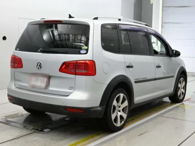 Volkswagen GOLF TOURAN  с аукциона в Японии