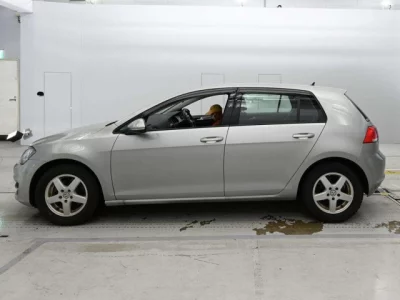 Volkswagen Golf  с аукциона в Японии