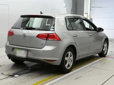 Volkswagen Golf  с аукциона в Японии
