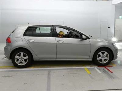 Volkswagen Golf  с аукциона в Японии