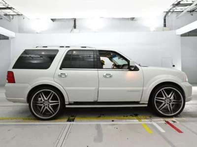 Lincoln NAVIGATOR