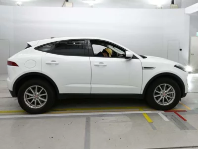 Jaguar E-PACE  с аукциона в Японии