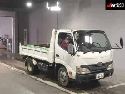 Toyota DYNA  с аукциона в Японии