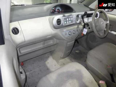 Toyota PORTE  с аукциона в Японии