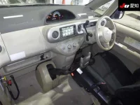 Toyota PORTE лот № 30685 оценка 3  с аукциона в Японии 2