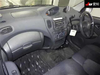 Toyota FUNCARGO  с аукциона в Японии