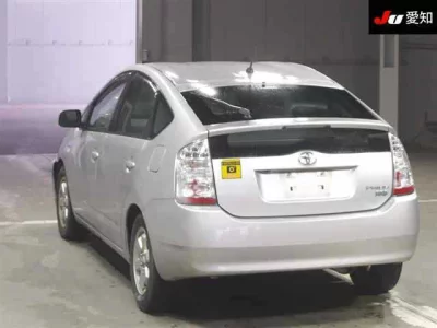 Toyota Prius  с аукциона в Японии