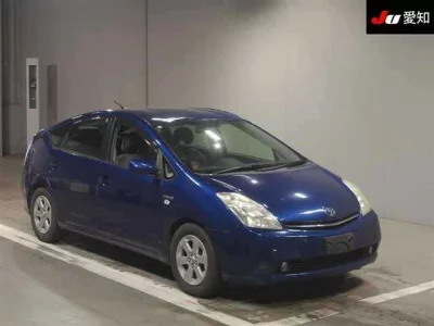 Toyota Prius  с аукциона в Японии