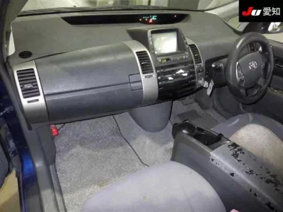 Toyota Prius  с аукциона в Японии